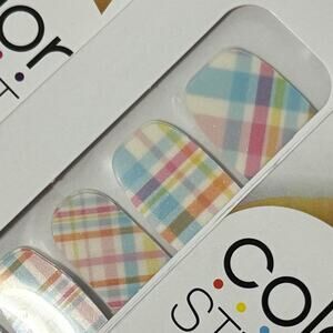 New Color Street “Plaid’s All Folks” Spring Mix of Plaid Pattern Nail Strips